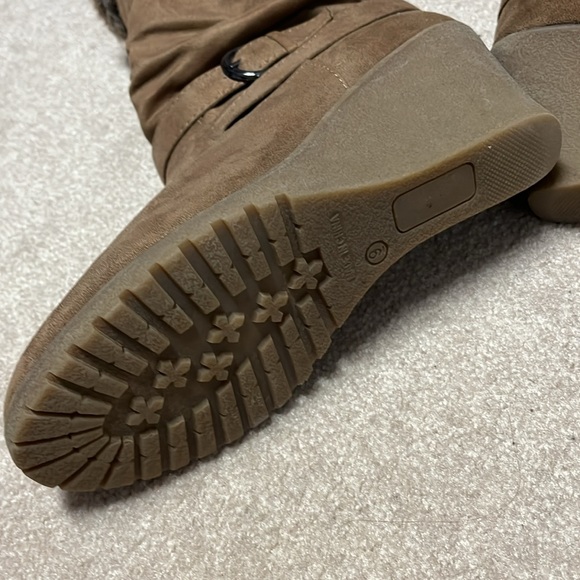 Suede boots - Picture 2 of 4